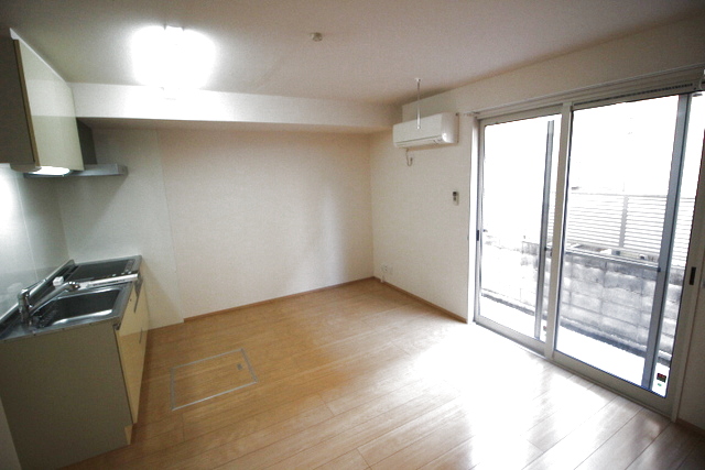 居室・リビング　※写真は他号室です