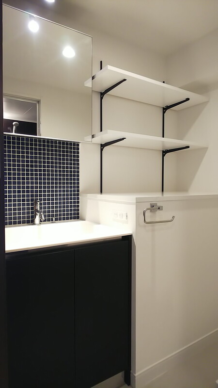 洗面設備　ゆったりとスペースのある洗面所