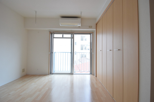 居室・リビング　同一物件、別部屋の写真です。