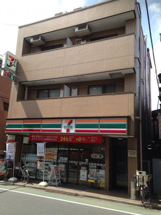 コンビニ　セブンイレブン（コンビニ）まで162m