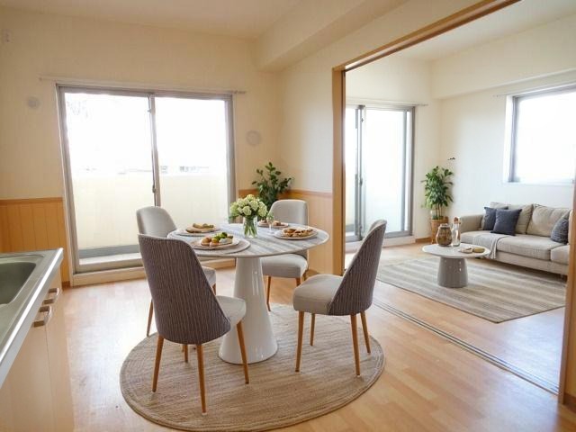 居室・リビング　ＣＧで家具等を配置したもので家具等は含まれません。