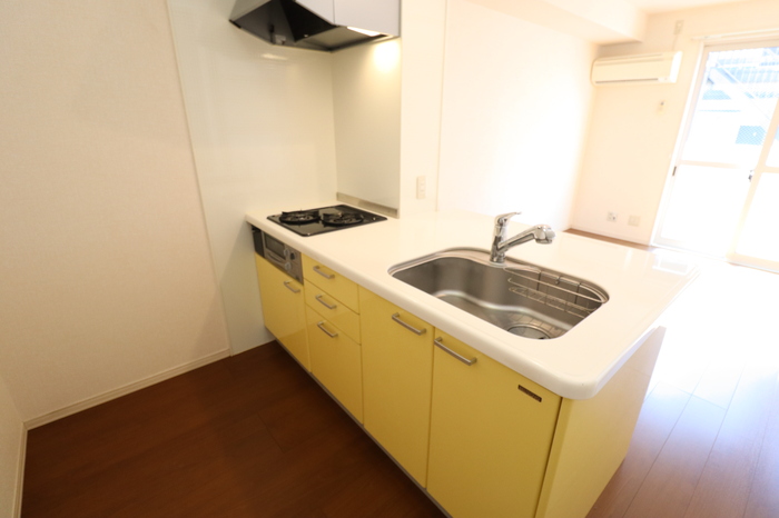 キッチン　※同タイプの部屋写真です