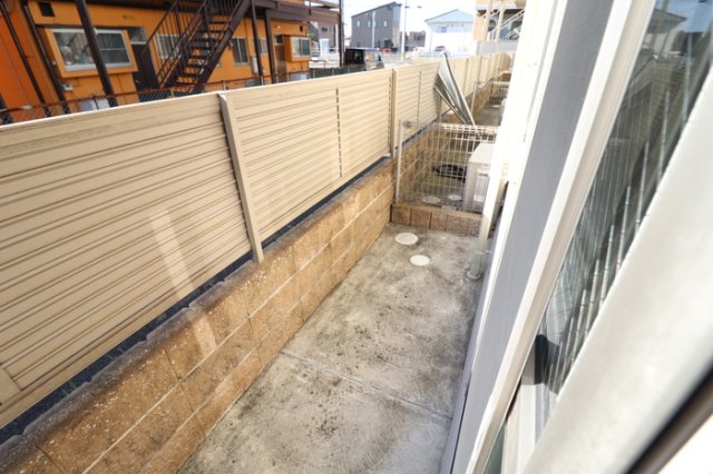 庭　※同タイプの部屋写真です