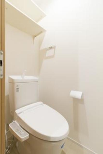 トイレ　※写真は同タイプ住戸です。
