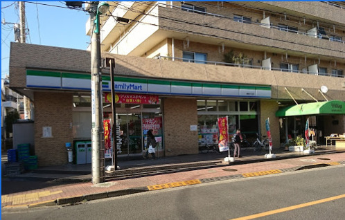 コンビニ　ファミリーマート 練馬氷川台店（コンビニ）まで810m