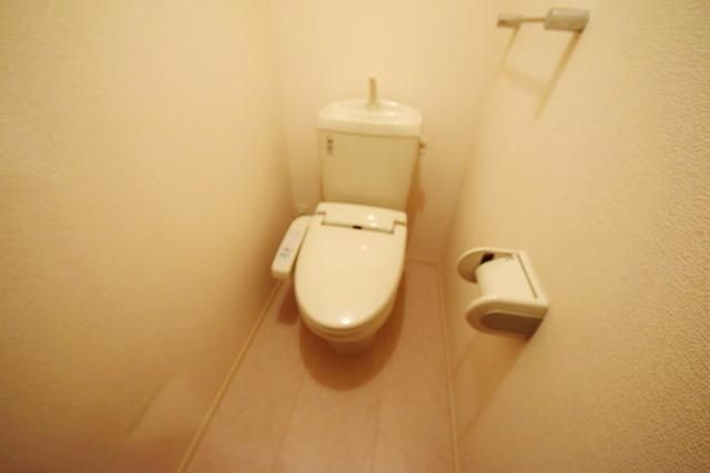 トイレ　★温水便座の綺麗なトイレです★