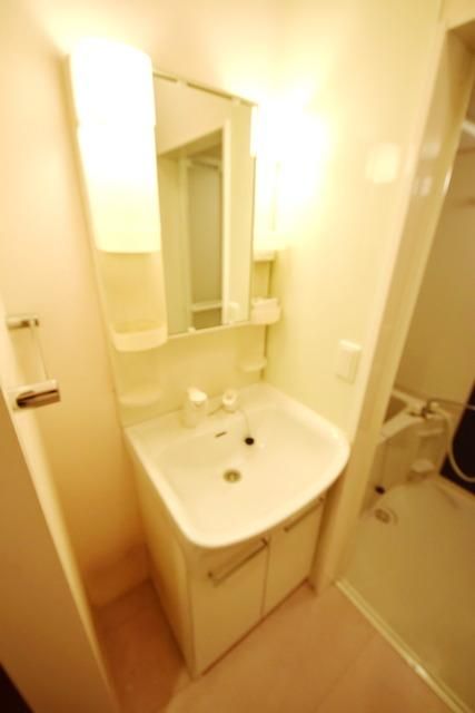 洗面設備　★朝の身支度に欠かせない独立洗面台です★
