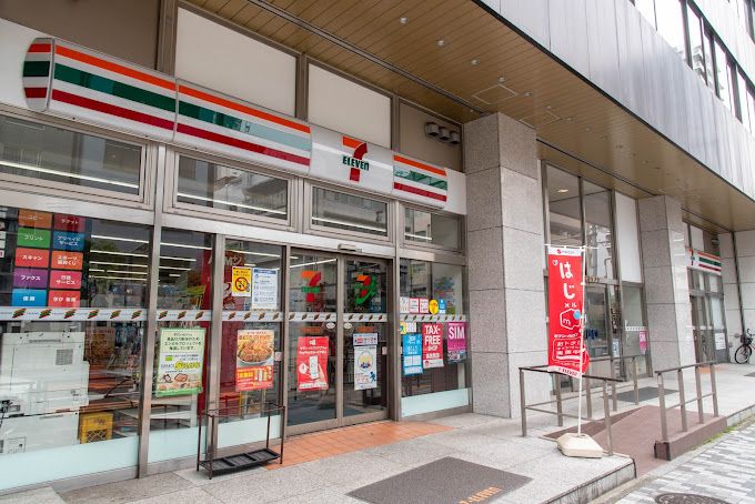 コンビニ　セブンイレブン 文京湯島3丁目店（コンビニ）まで88m