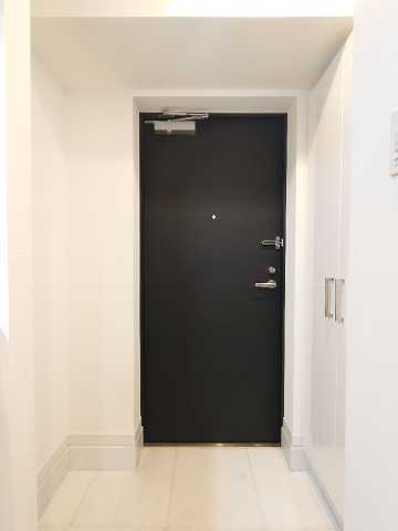 玄関　※別部屋の参考写真です。