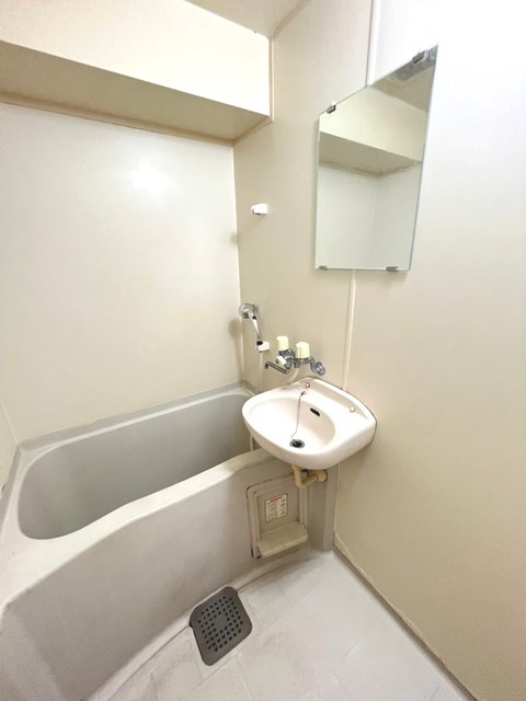 バス・シャワールーム　同仕様参考写真