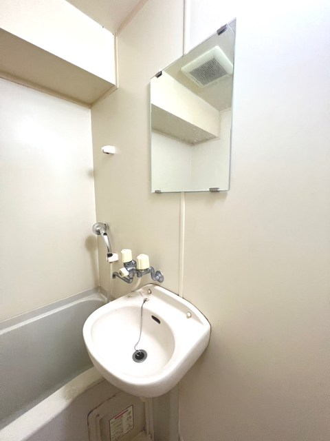 洗面設備　同仕様参考写真