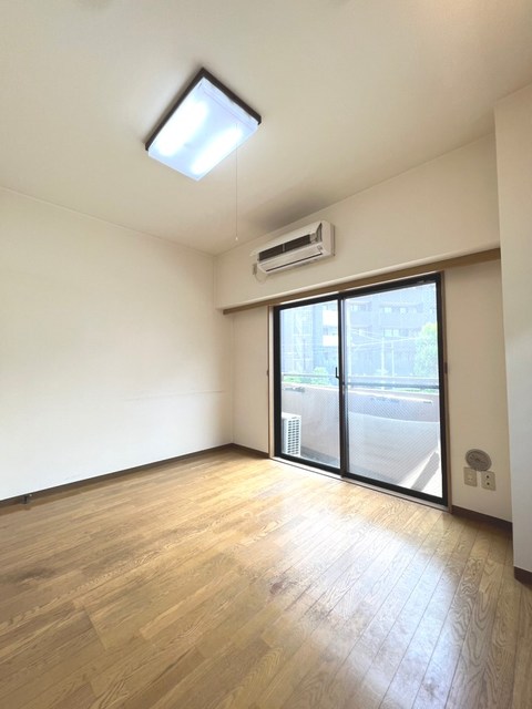 居室・リビング　同仕様参考写真