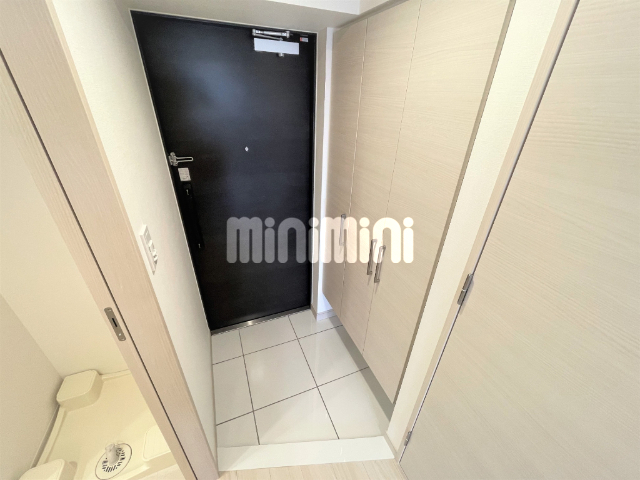 玄関　別部屋の写真です。