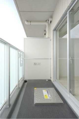 バルコニー　別部屋の参考写真になります。