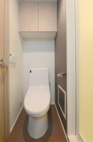 トイレ　別部屋の参考写真になります。