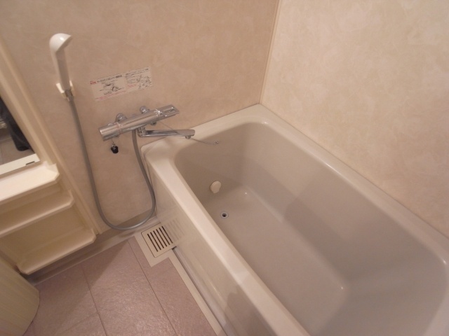 バス・シャワールーム　バスルーム