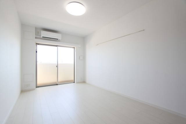 居室・リビング　室内