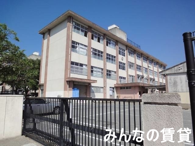 中学校　内浜中学校（中学校）まで926m