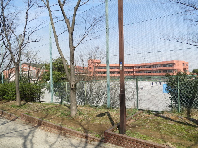 中学校　荏田南中学校（中学校）まで650m