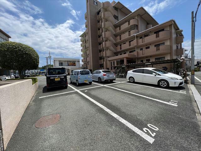 駐車場　駐車場