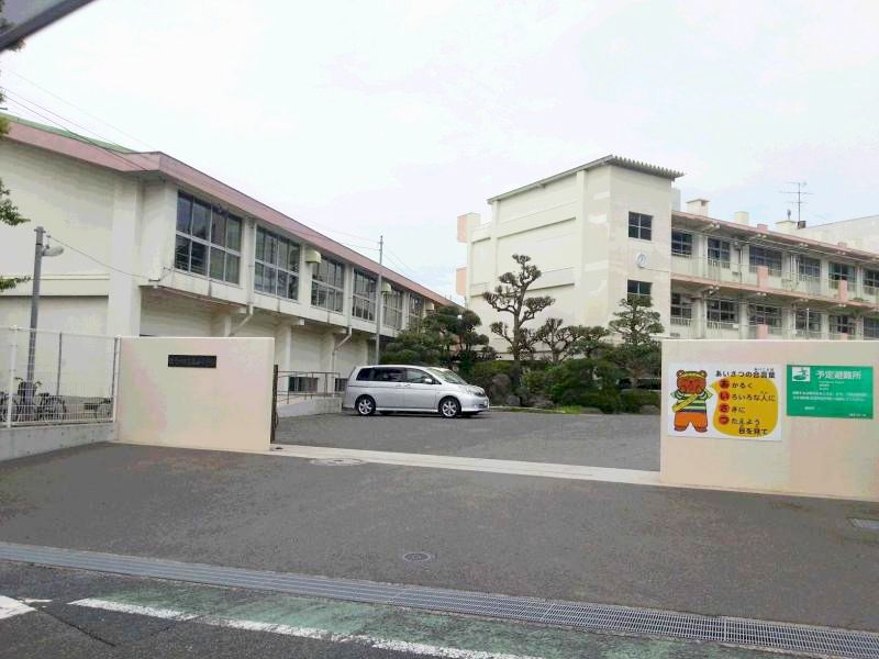 小学校　北九州市立寿山小学校（小学校）まで242m