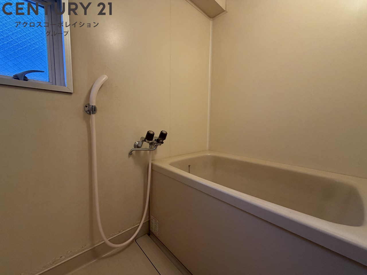 バス・シャワールーム　コンパクトで使いやすいお風呂です