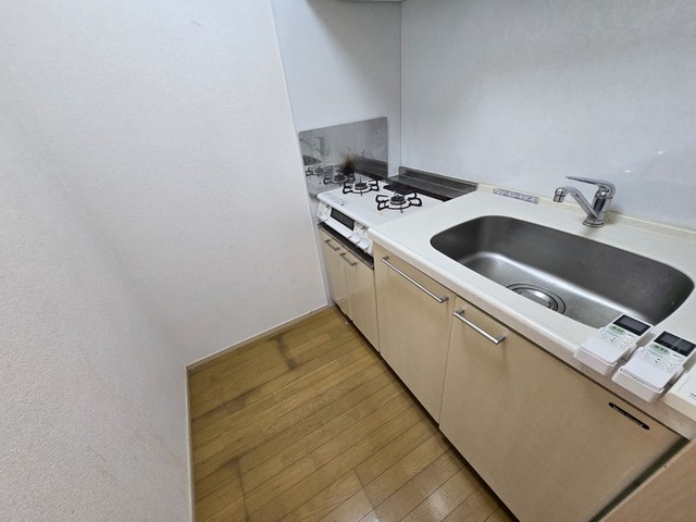 キッチン　別部屋サンプル写真です。設備異なります。現況優先