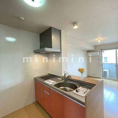 キッチン　※写真は別号室のものですので現状優先とさせていただきます