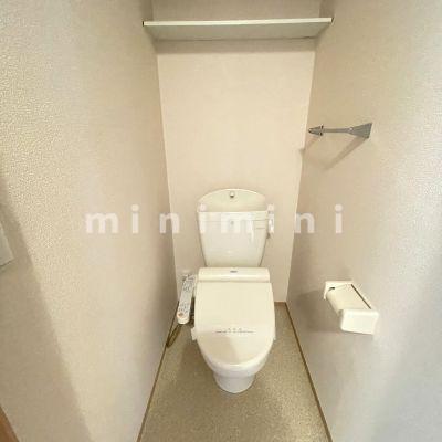 トイレ　※写真は別号室のものですので現状優先とさせていただきます