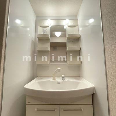 洗面設備　※写真は別号室のものですので現状優先とさせていただきます