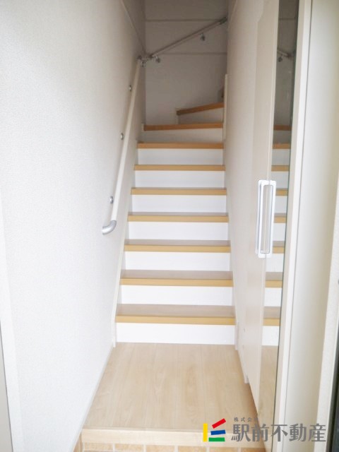 玄関　室内階段です♪