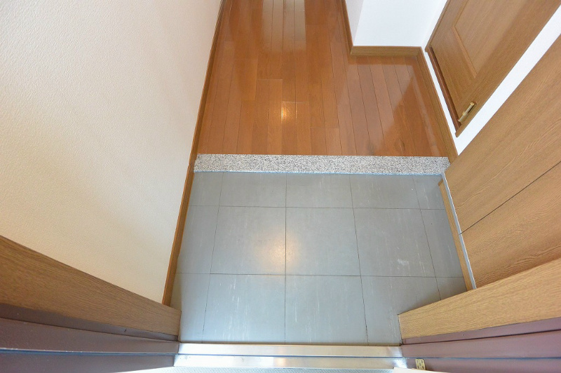 玄関　下駄箱有り