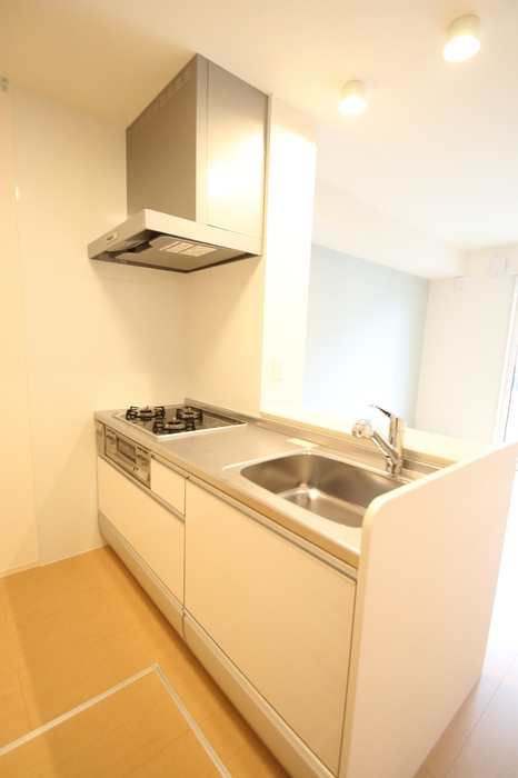 キッチン　システムキッチン/対面キッチン・3口ガスコンログリル付き