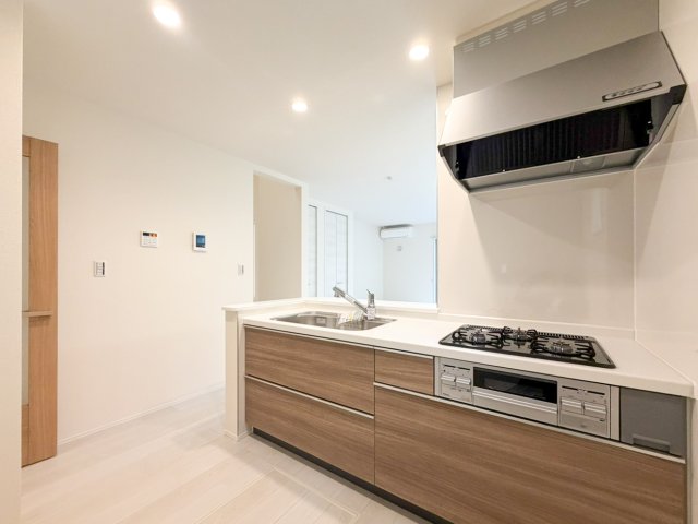 キッチン　3口コンロで料理もはかどります！