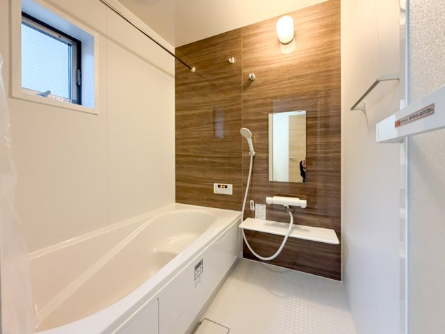 バス・シャワールーム　広々お風呂