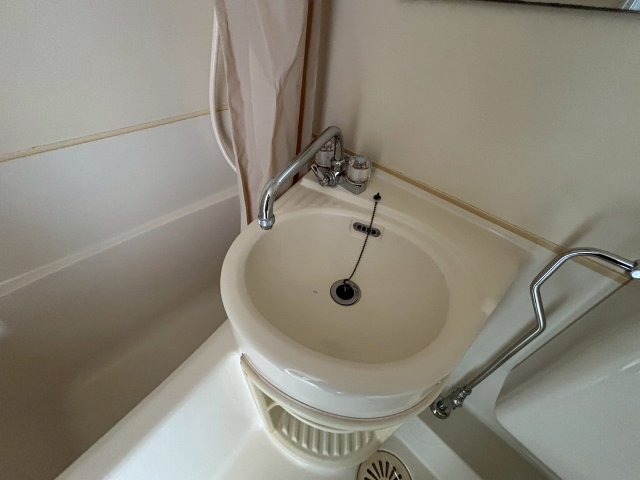 洗面設備　スペースが確保できる洗面所です