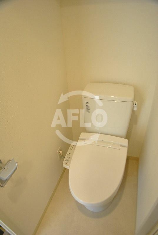 トイレ　温水洗浄便座