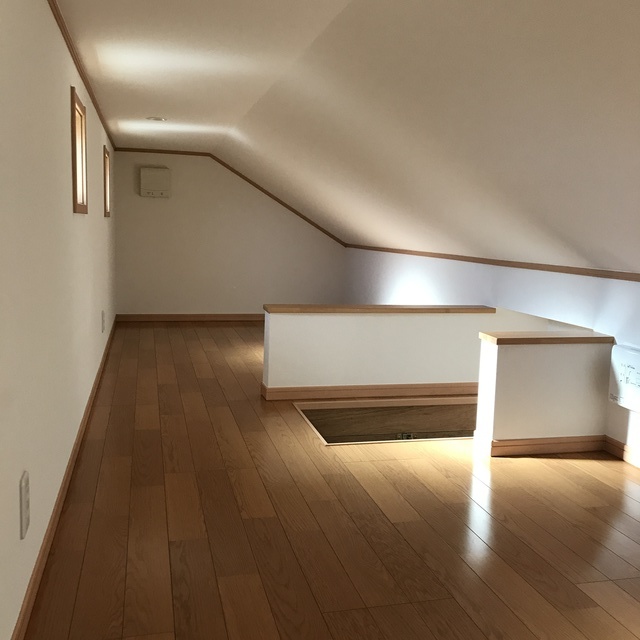 その他部屋・スペース　小屋裏収納