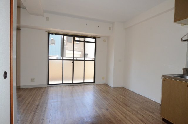 居室・リビング　13.3帖のLDKです♪