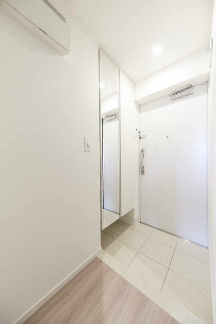 玄関　※写真は同タイプ住戸です。