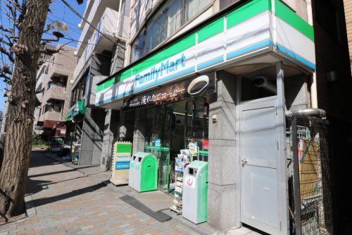 コンビニ　ファミリーマートシンヤ雑司が谷店（コンビニ）まで328m