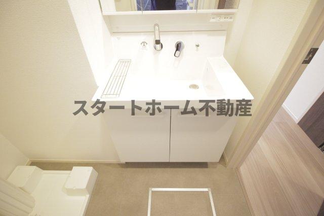 洗面設備　コンパクトで使いやすい洗面所