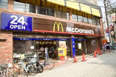飲食店　マクドナルド 成増店（飲食店）まで829m
