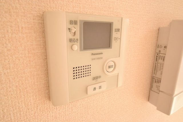 セキュリティ　☆モニタ付きドアホンで安心☆