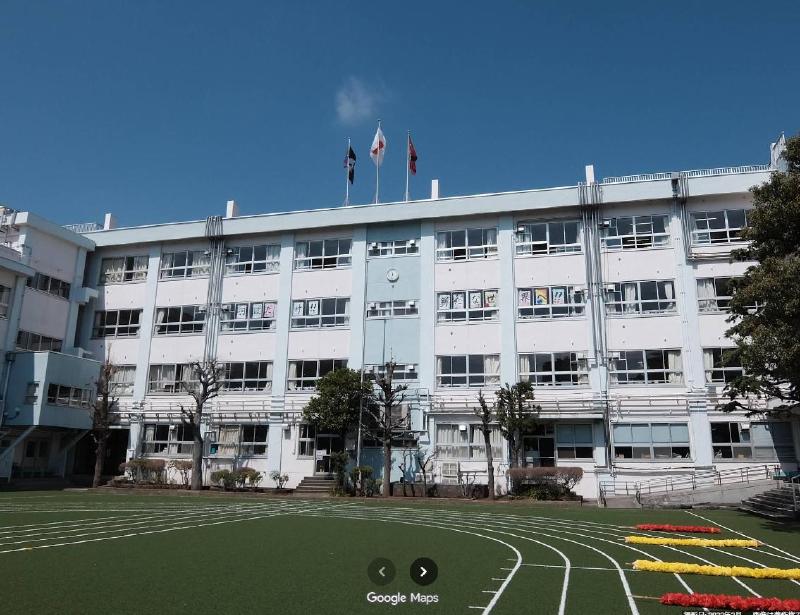 小学校　戸川区立西小岩小学校（小学校）まで300m