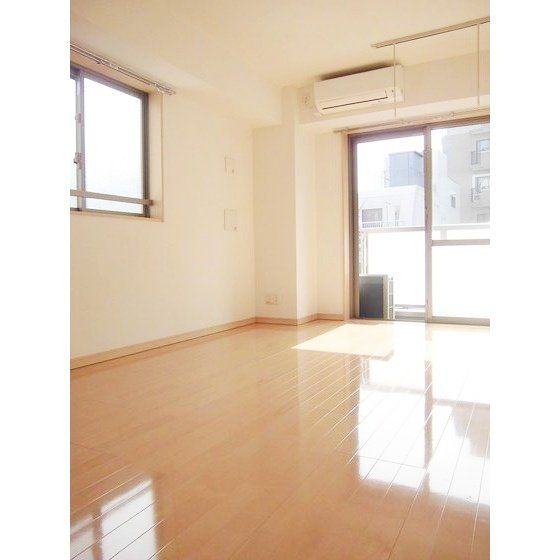 居室・リビング　南西角部屋