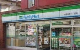 コンビニ　ファミリーマート池袋本町一丁目店（コンビニ）まで110m