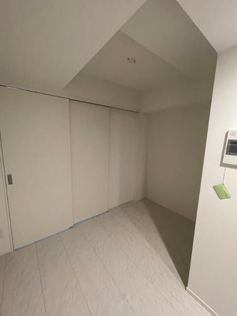 居室・リビング　ダイニングテーブルを置いたり自由にレイアウトできます☆