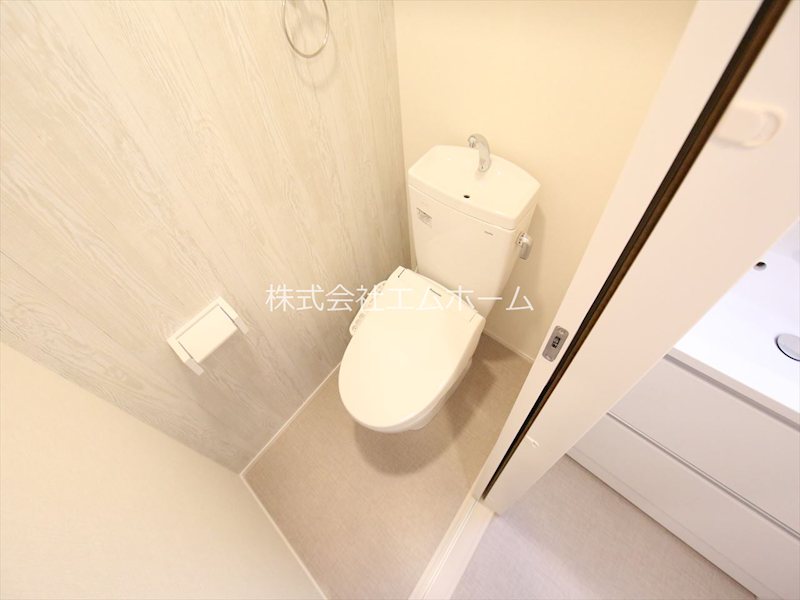 トイレ　温水洗浄暖房便座付トイレ