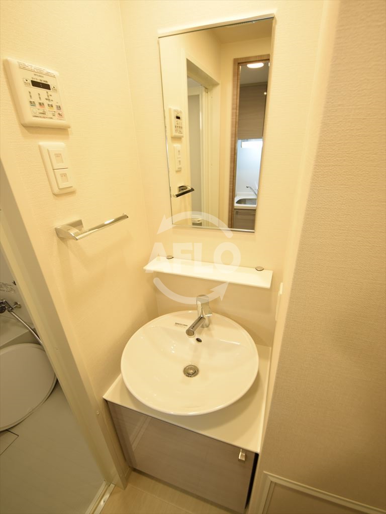 洗面設備　エスリード南堀江レジデンス　ボウル型独立洗面化粧台